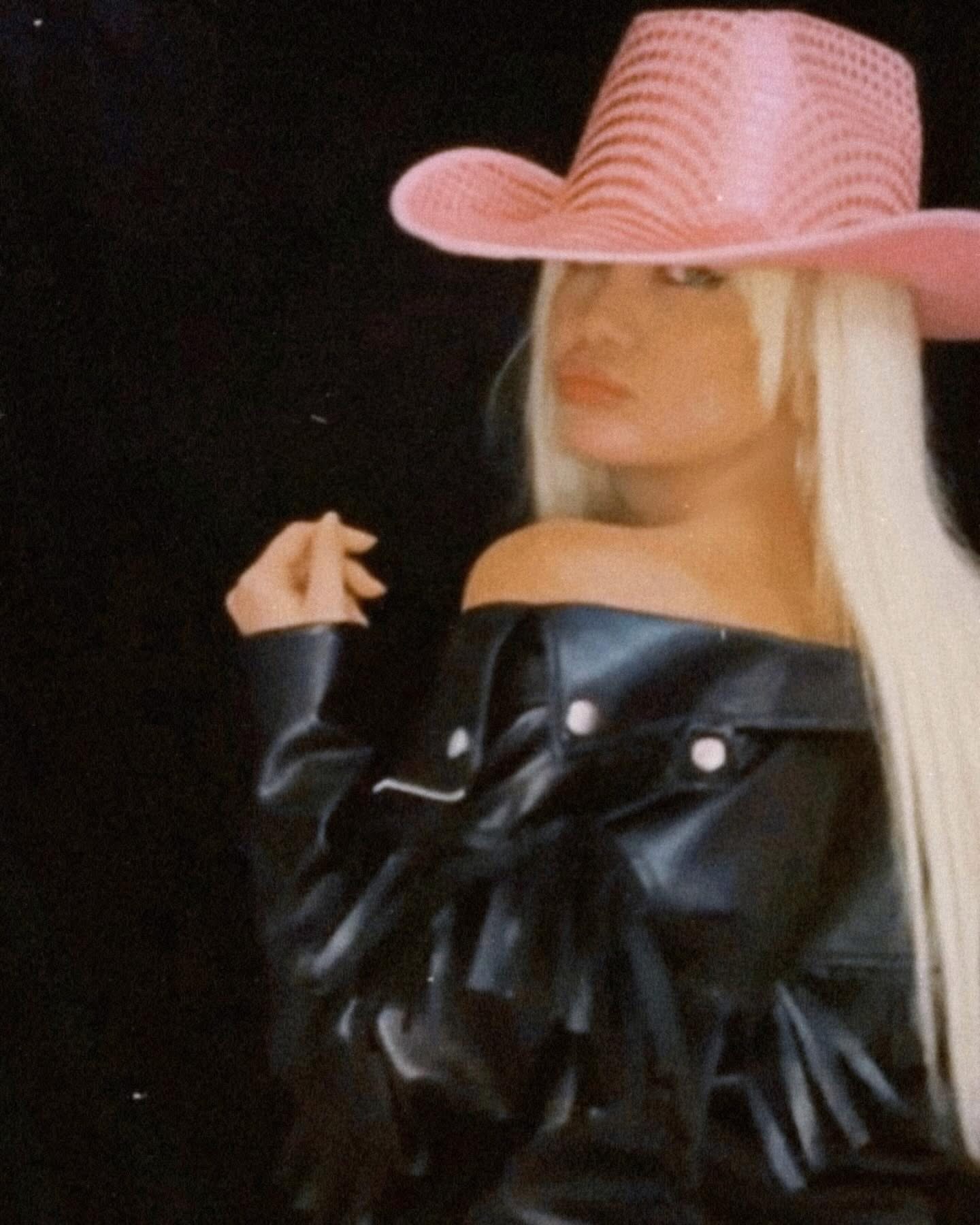 Jennifer — community and scene